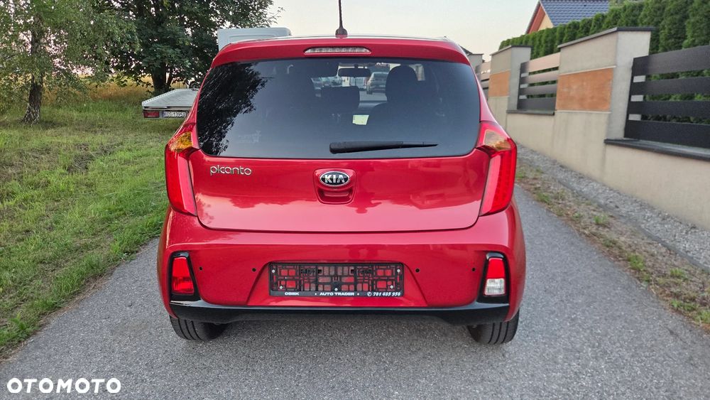 Kia Picanto 1.0 ISG UEFA EURO 2016 - 11