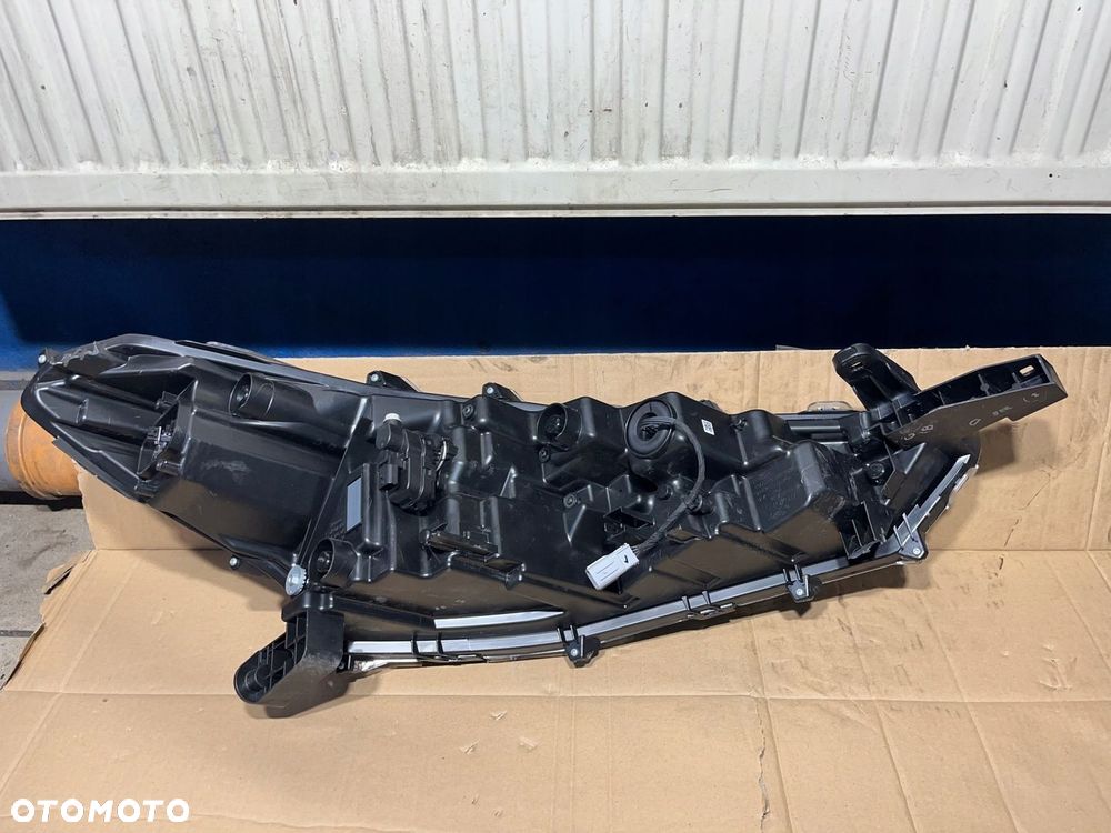 Lampa lewa przednia TOYOTA COROLLA CROSS FULL LED - 8