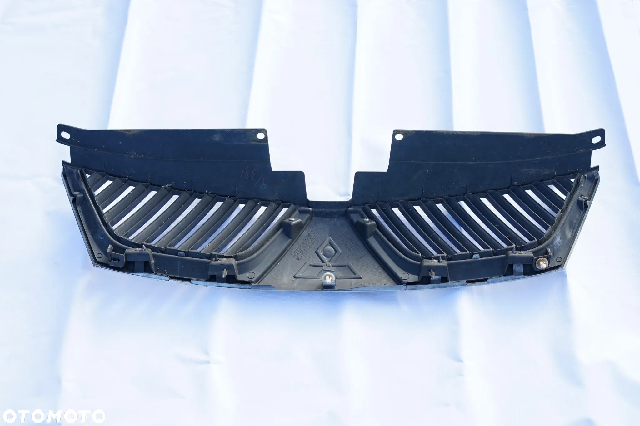 Grill Atrapa Chłodnicy Mitsubishi Outlander II Srebrny - 8