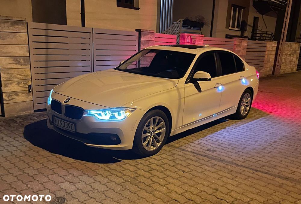 BMW Seria 3 320i - 12