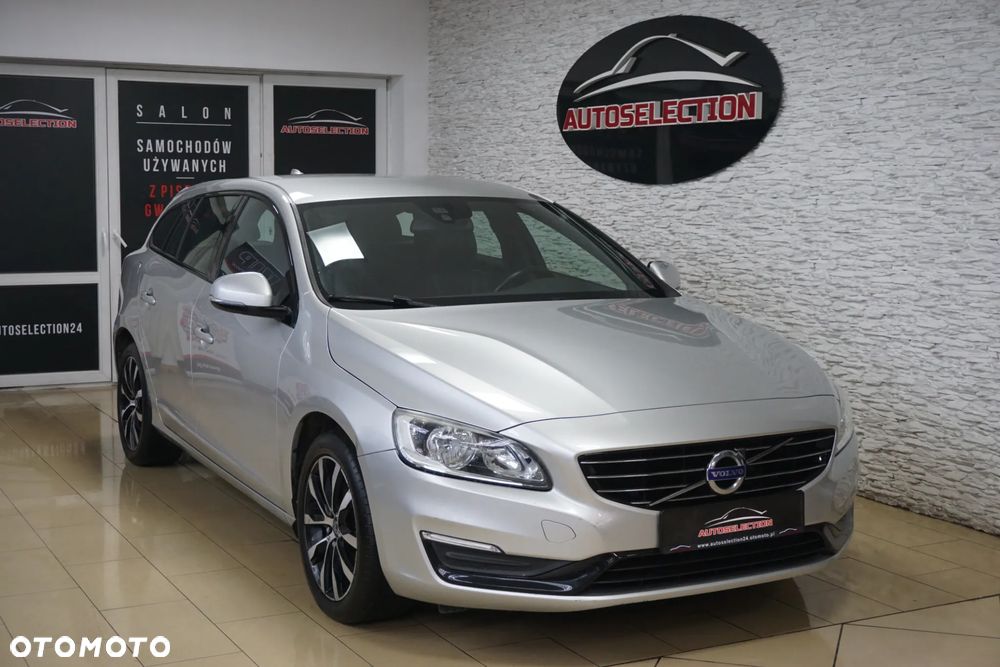 Volvo V60 D2 Kinetic - 1
