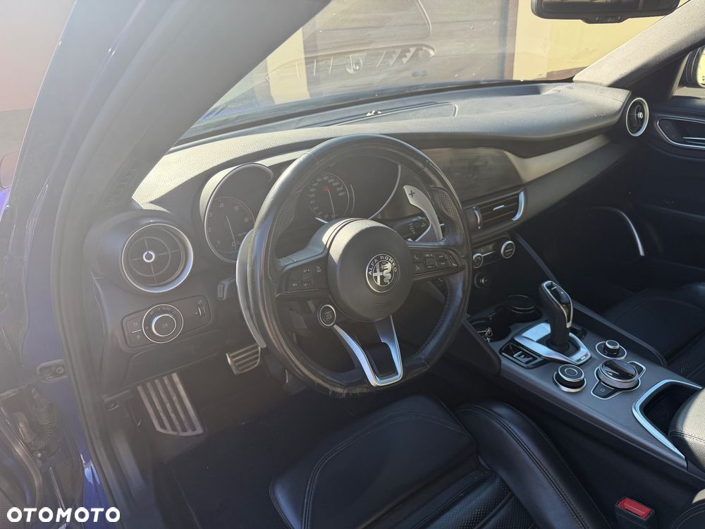 Alfa Romeo Giulia 2.2 D Turbo B-Tech Edition - 10