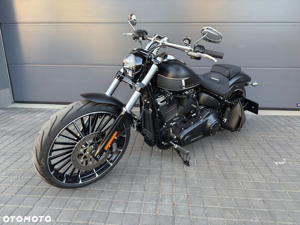 Harley-Davidson Softail Breakout - 2