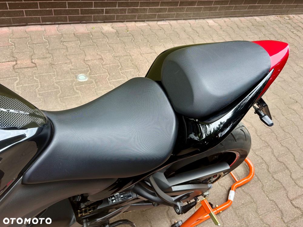 Suzuki GSX 1000 - 13