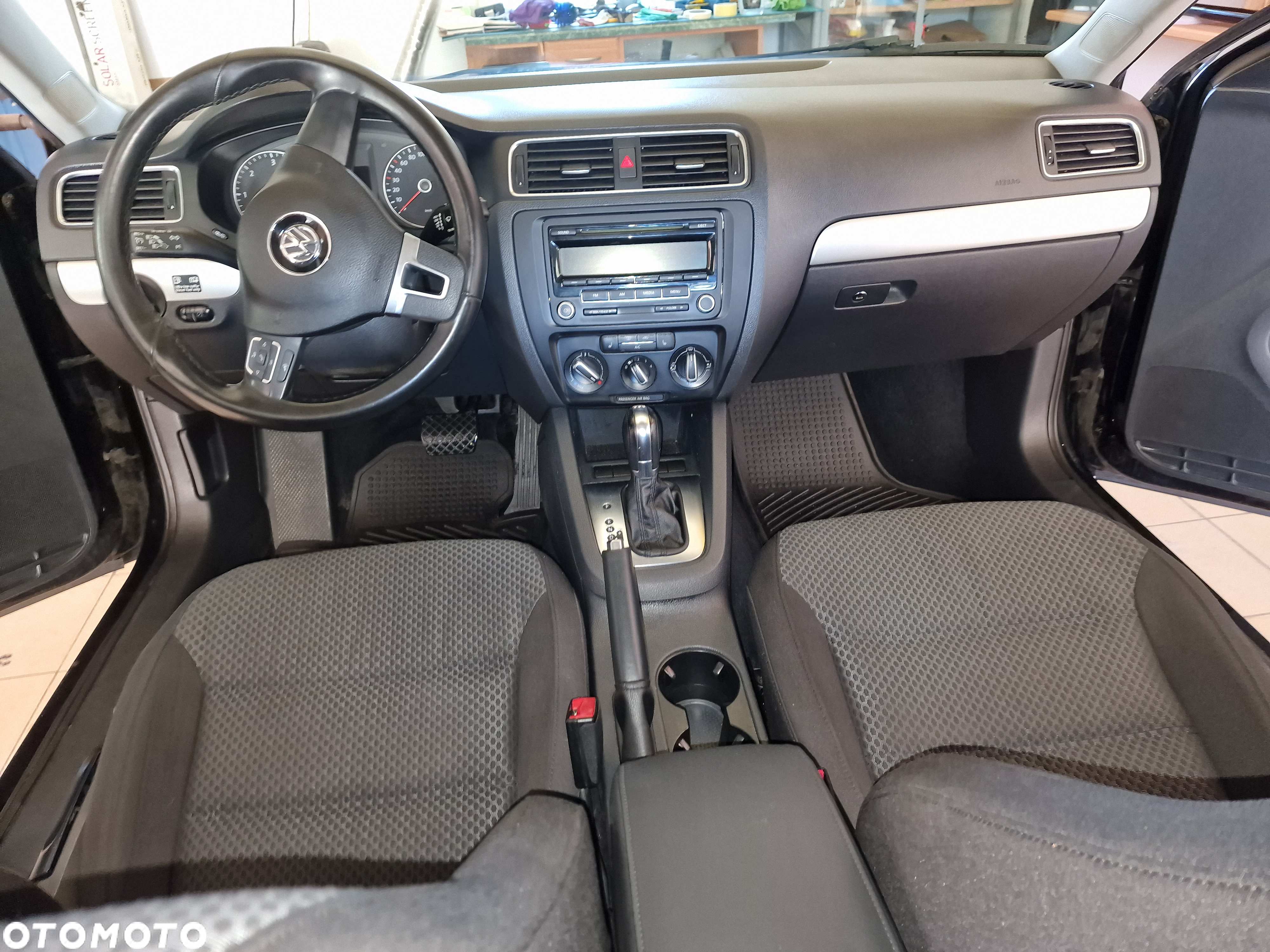 Volkswagen Jetta 2.0 TDI DSG Comfortline - 4