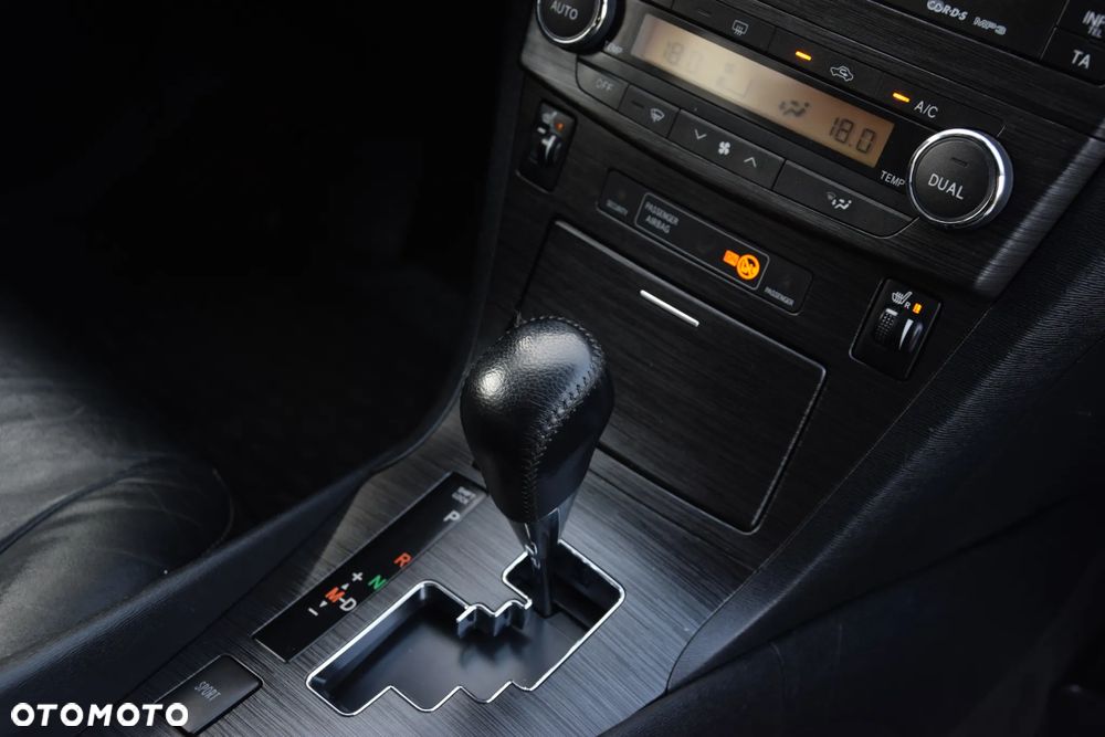 Toyota Avensis - 22