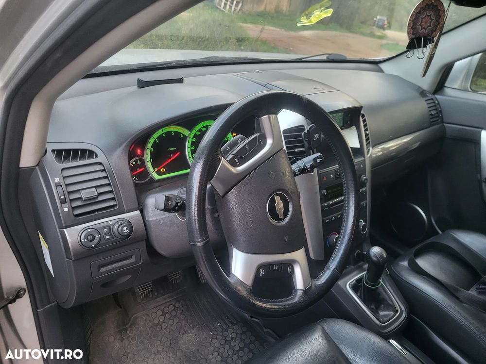 Chevrolet Captiva 2.0 FWD 7 loc. LT - 6