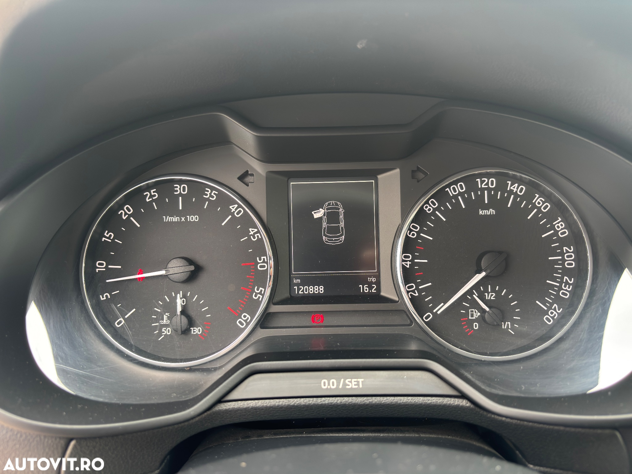 Skoda Octavia 1.6 TDI Ambiente - 6