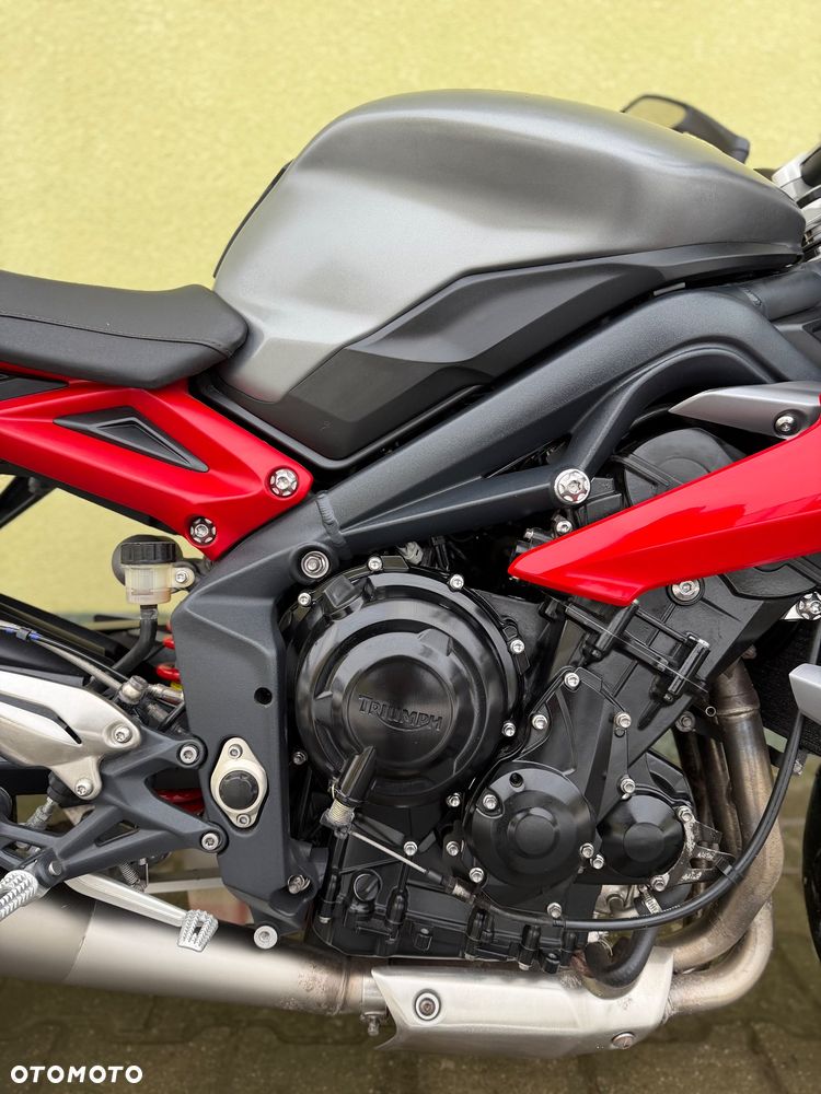 Triumph Street Triple - 8