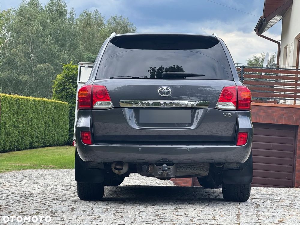 Toyota Land Cruiser - 3