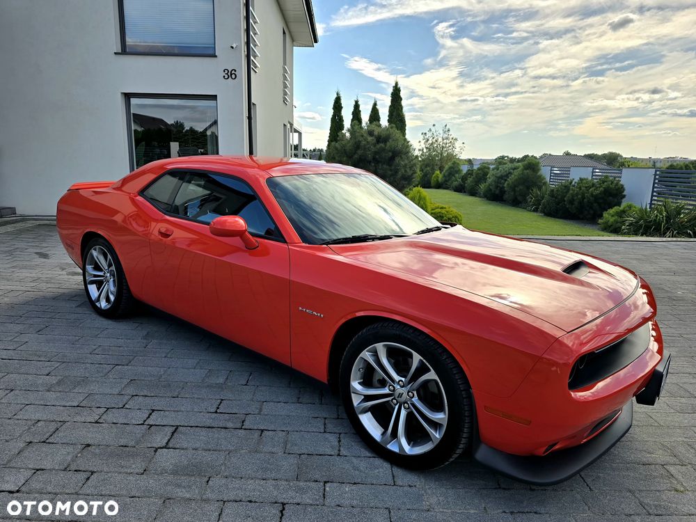 Dodge Challenger - 10