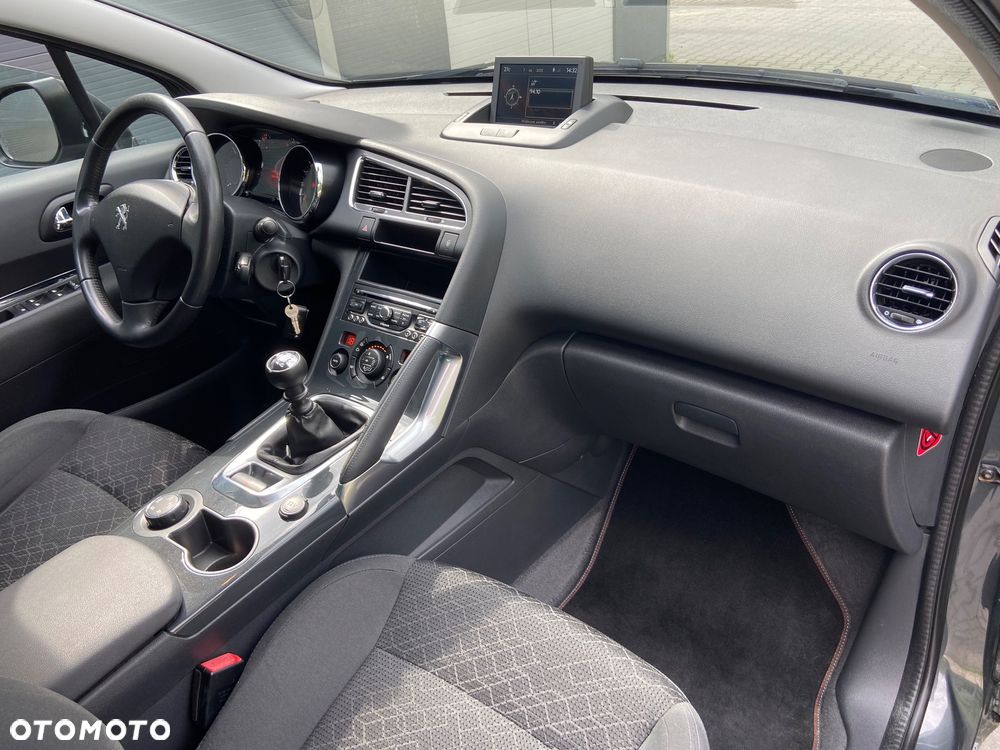 Peugeot 3008 1.6 BlueHDi Style S&S - 25