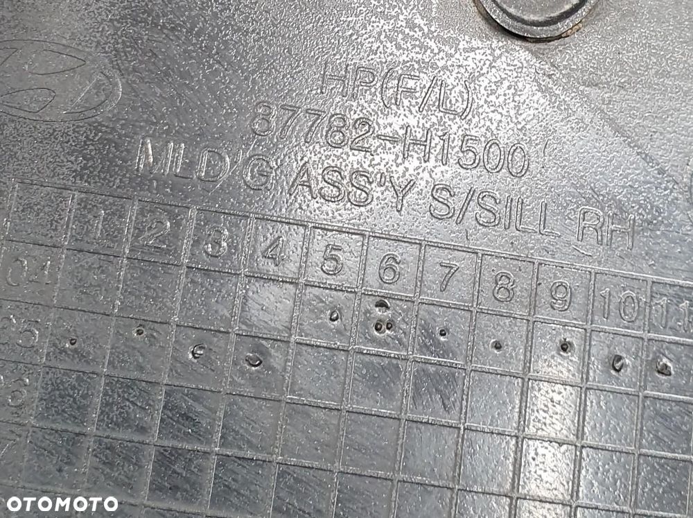 LISTWA NAKŁADKA PROGU LEWA WARM SILVER / YK HYUNDAI TERRACAN 87782-H1500 - 7