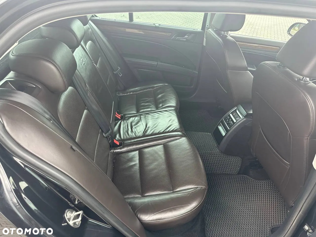 Skoda Superb 2.0 TDI L&K DSG - 36