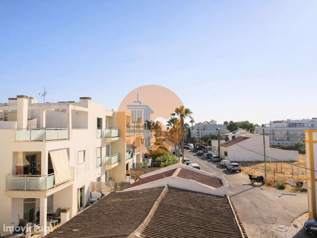 Viva Perto do Mar: T2 com Terraço, Garagem e Varanda - Grande imagem: 2/37