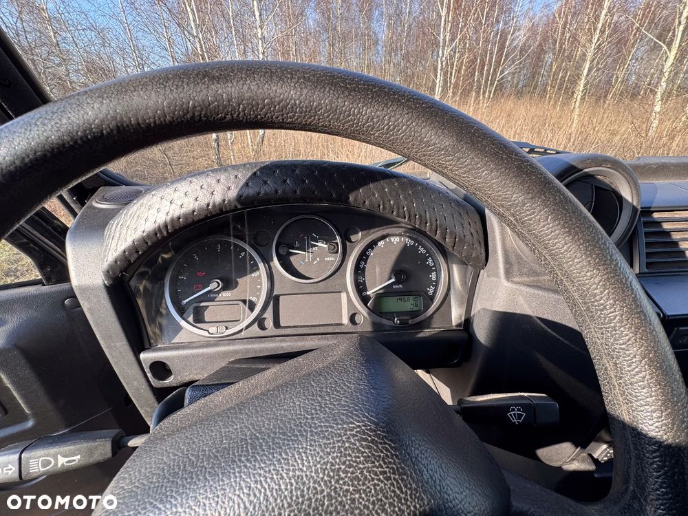 Land Rover Defender 110 Black Pearl Limited Edition - 7