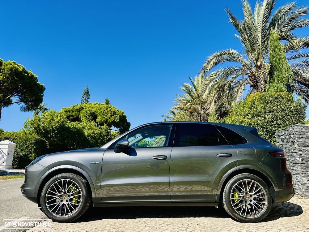 Porsche Cayenne - 2