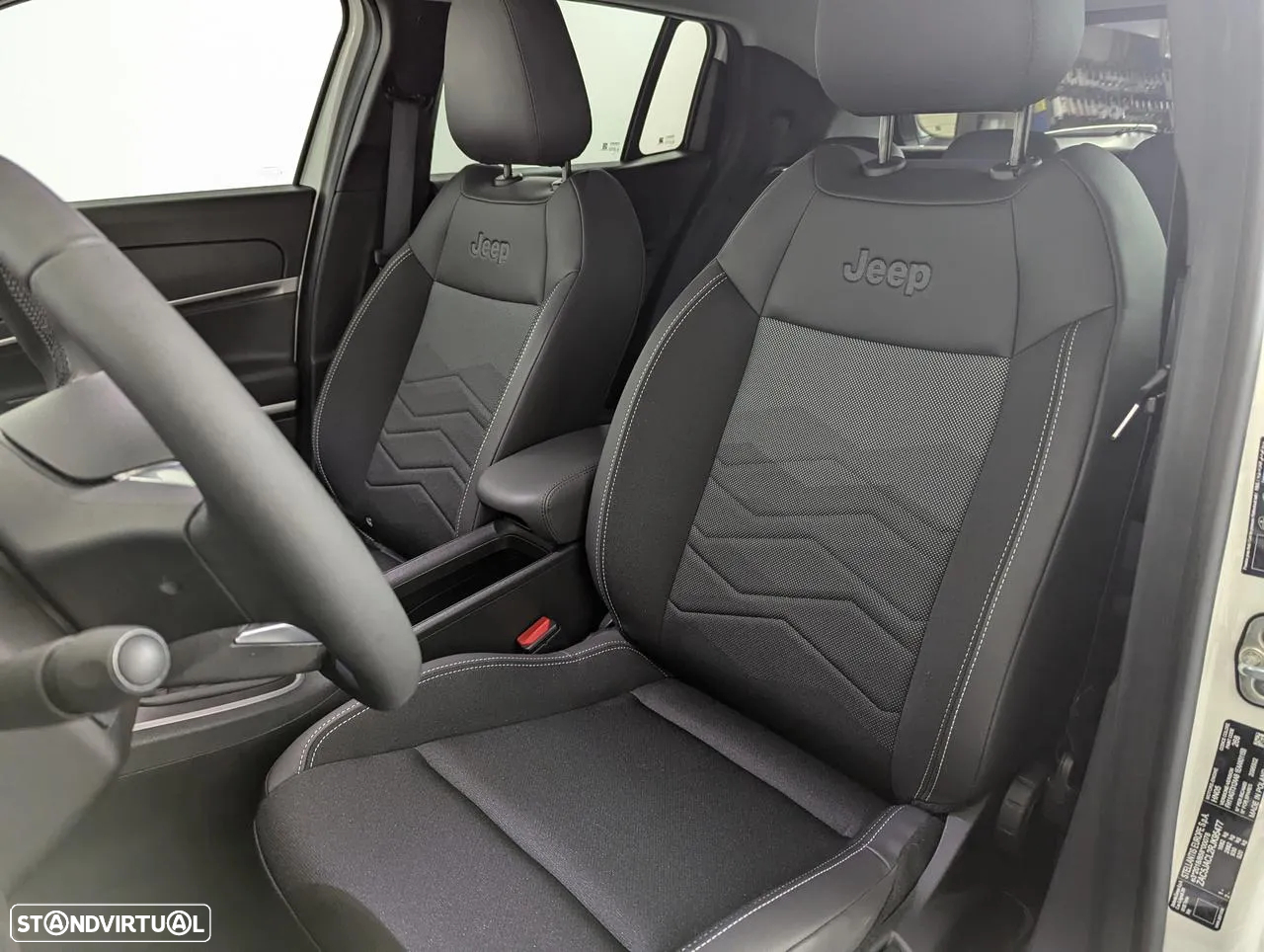 Jeep Avenger 1.2 GSE T3 Altitude - 19