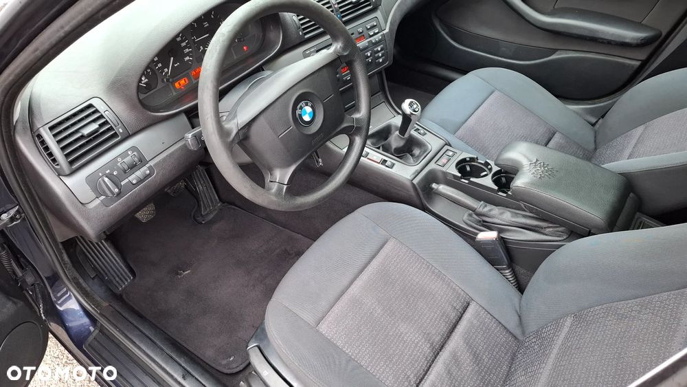 BMW Seria 3 320d Touring - 8