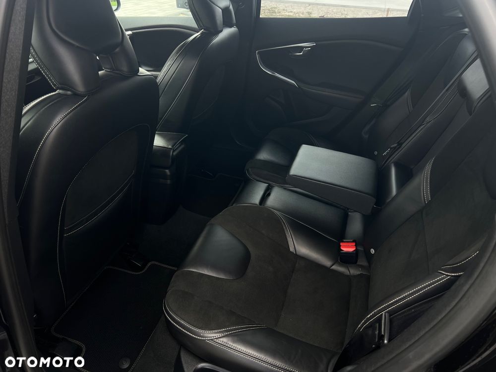 Volvo V40 D2 Drive-E R-Design Momentum - 10