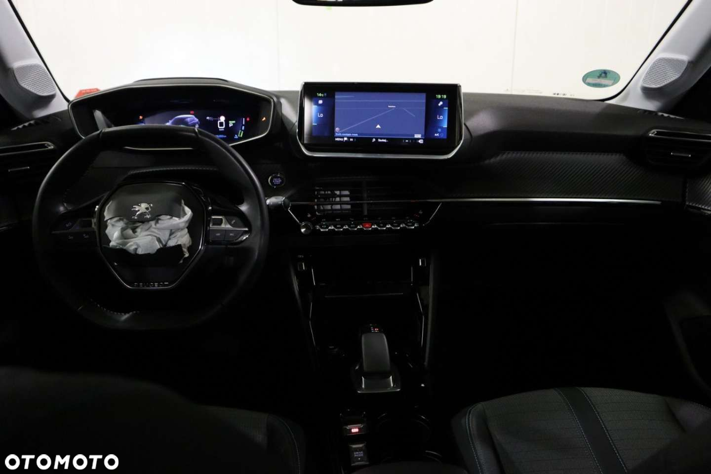 Peugeot 208 e-208 Allure - 30