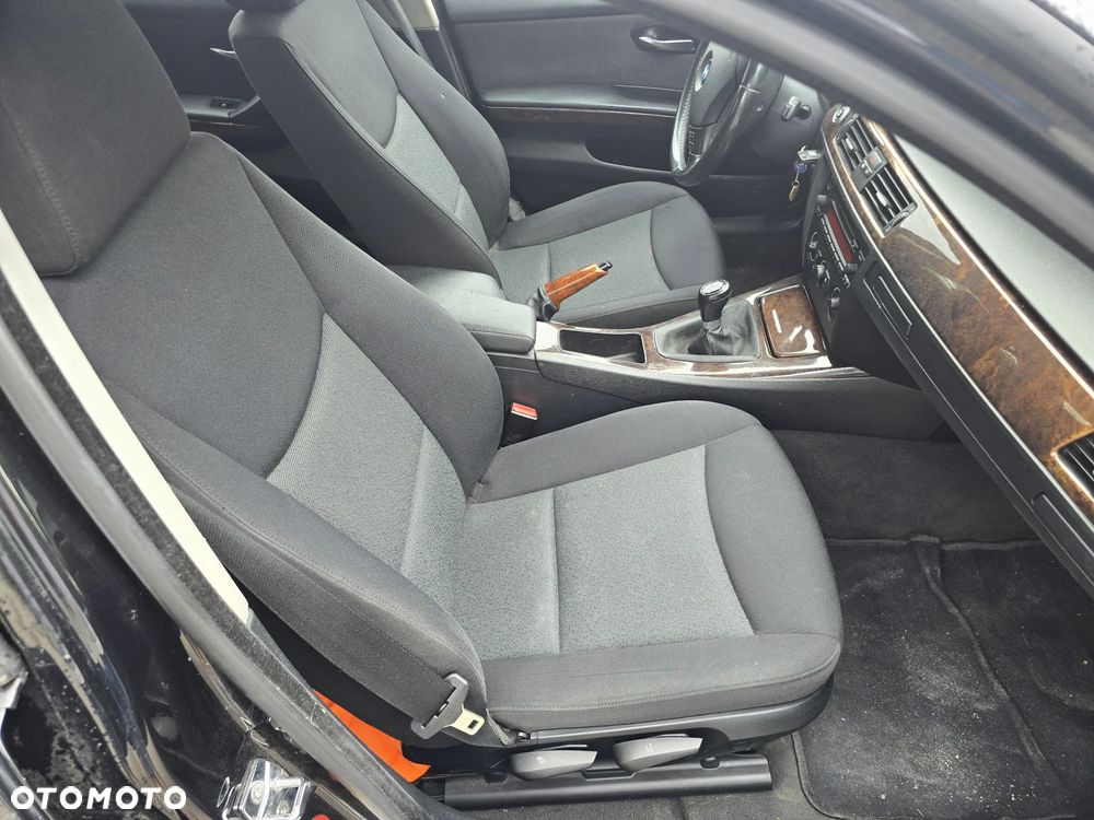 BMW Seria 3 318i - 10