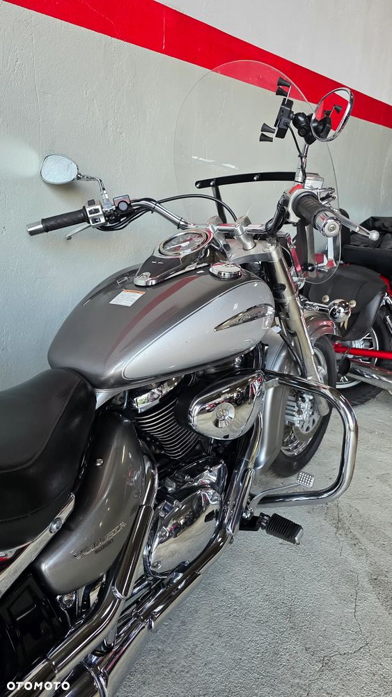 Suzuki Intruder - 13