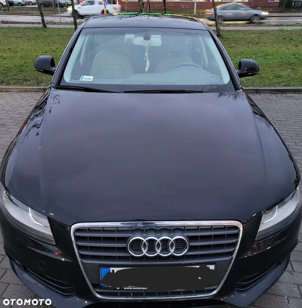 Audi A4 Limousine - 10