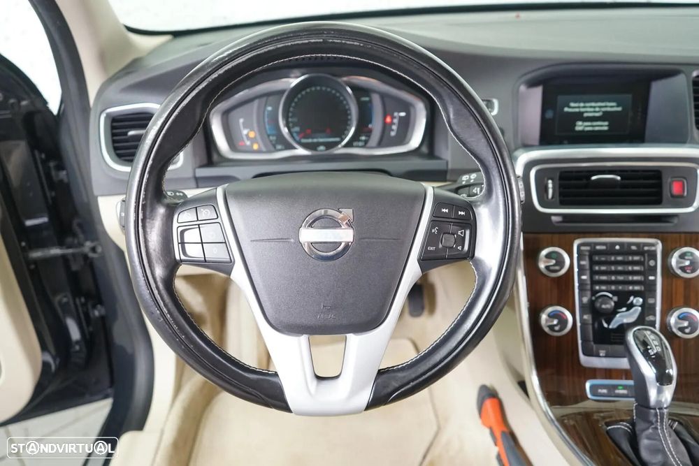 Volvo V60 2.4 D6 Summum AWD Phev - 22