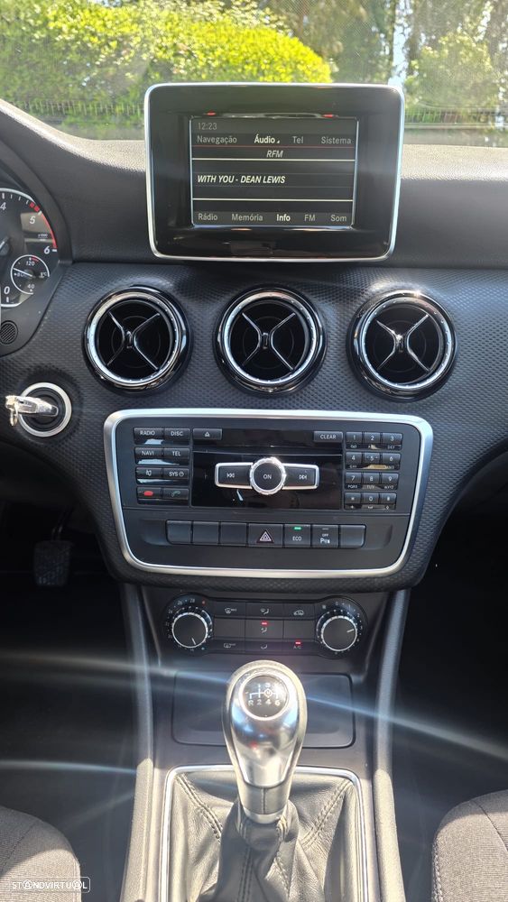 Mercedes-Benz A 180 CDI (BlueEFFICIENCY) - 11