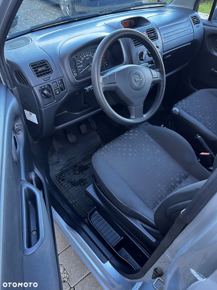 Opel Agila 1.0 12 V - 10