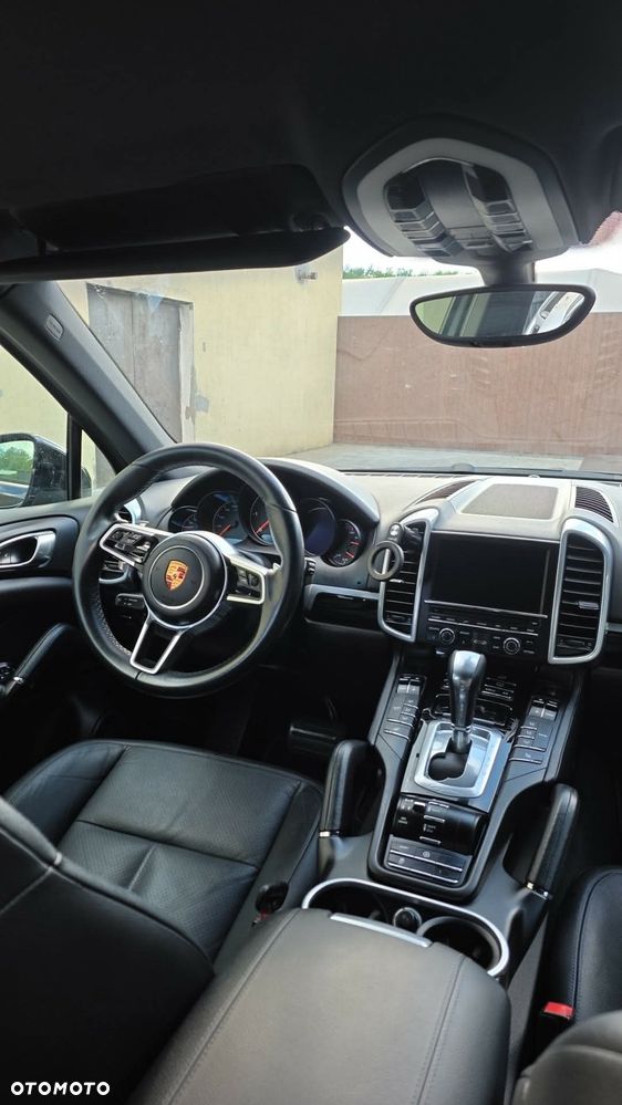 Porsche Cayenne - 6