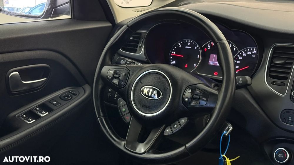 Kia Carens - 18