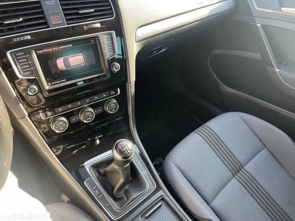 Volkswagen Golf 1.2 TSI BMT Trendline - 12