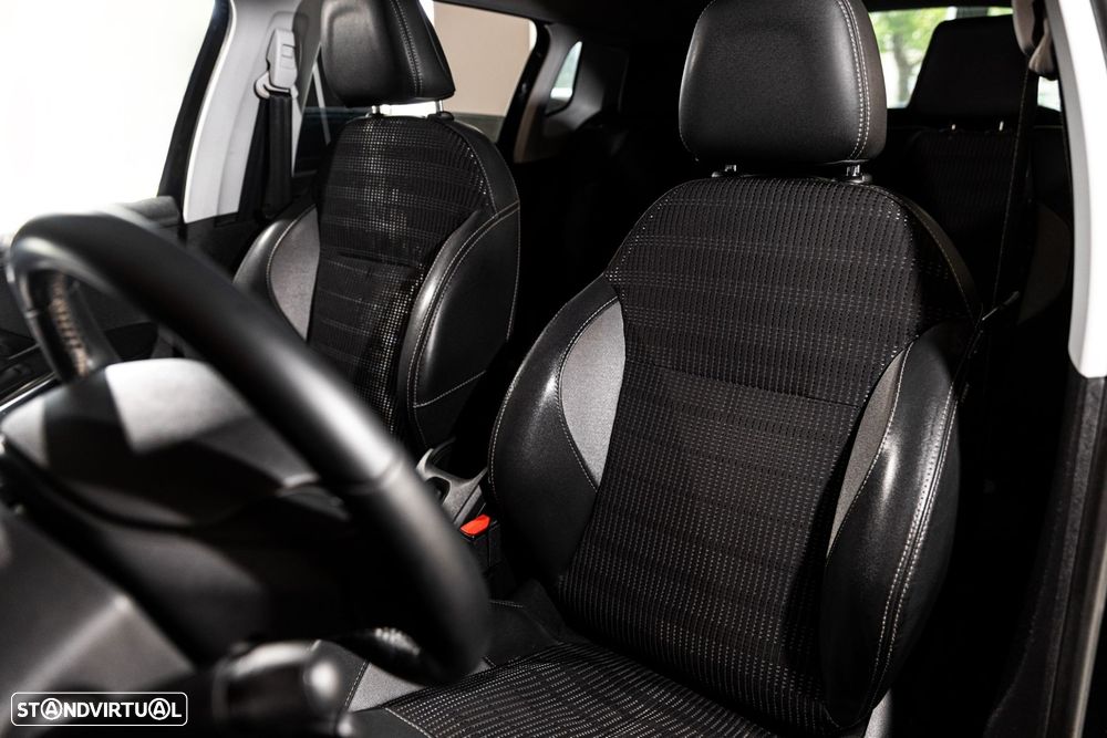 Peugeot 2008 1.6 BlueHDi Allure - 23