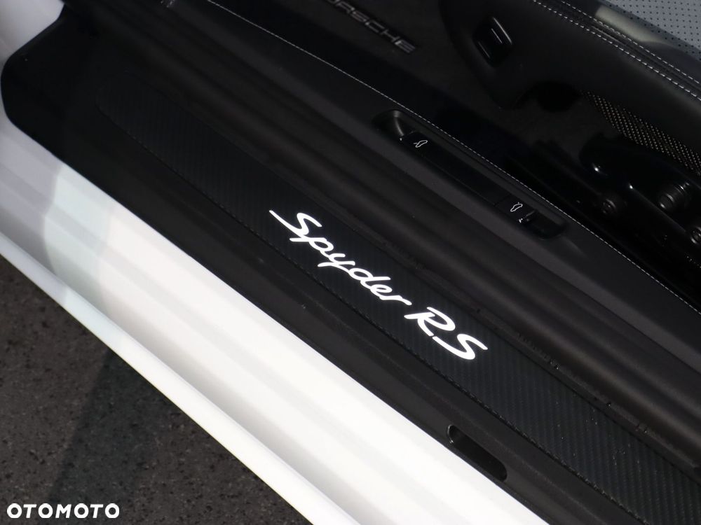 Porsche 718 Spyder - 29