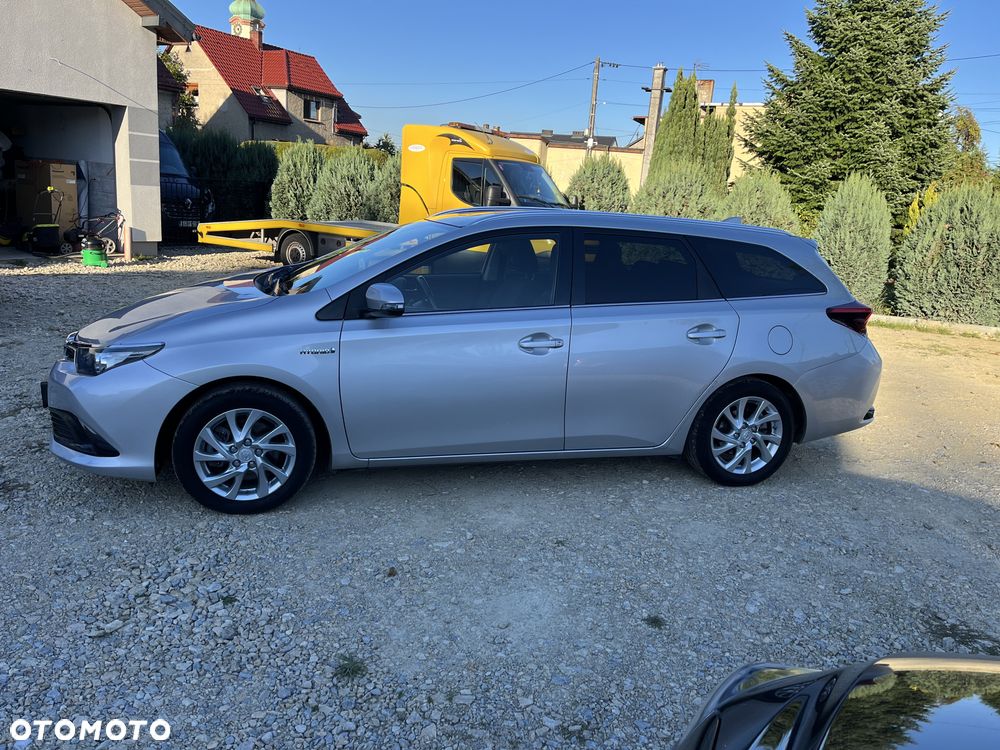 Toyota Auris 1.8 HSD Luna - 4