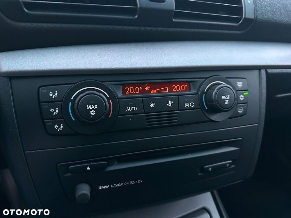 BMW Seria 1 116i - 26