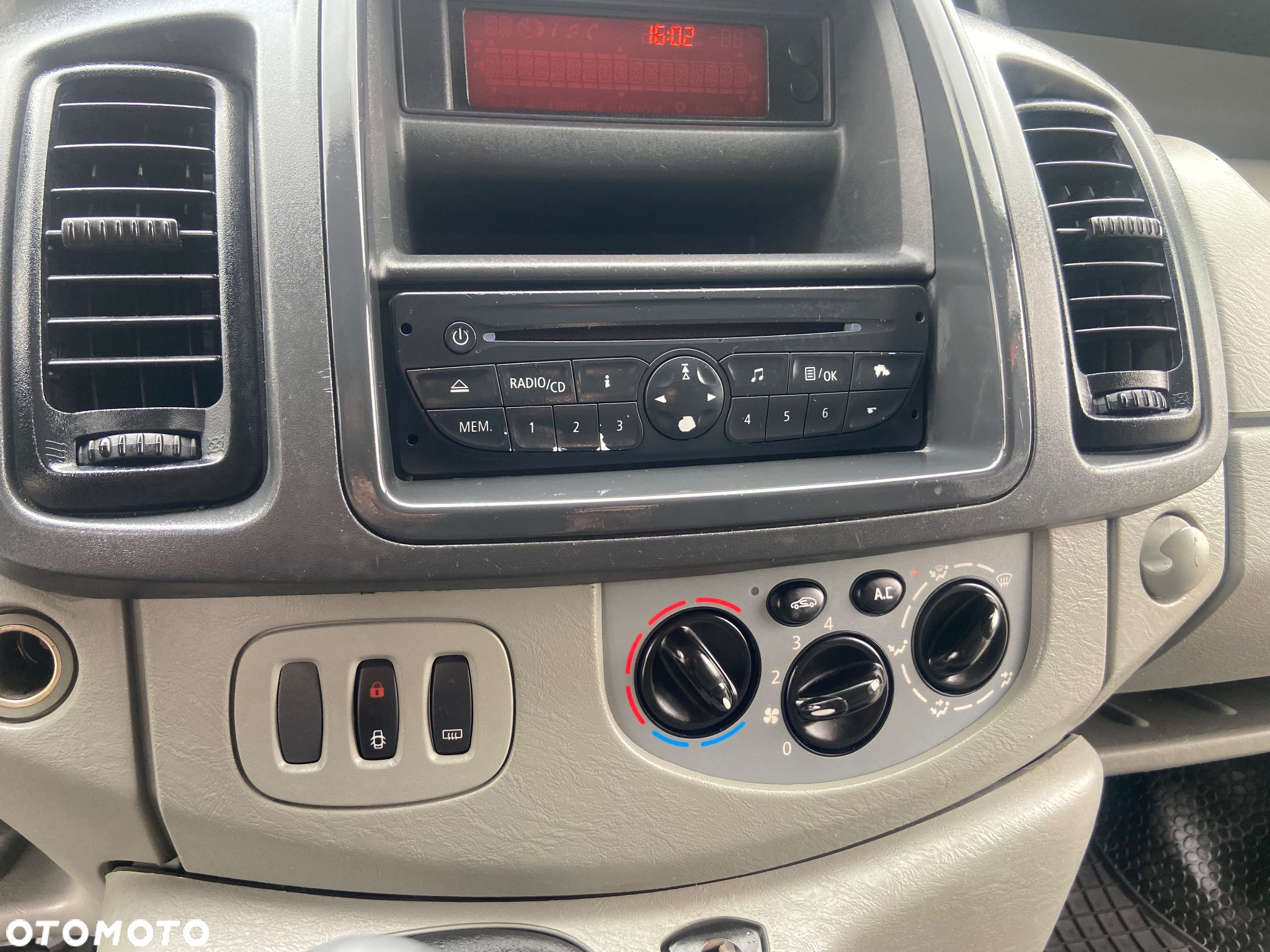 Opel Vivaro - 14
