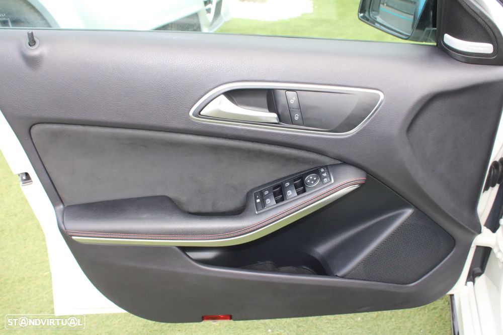 Mercedes-Benz A 45 AMG 4-Matic - 15