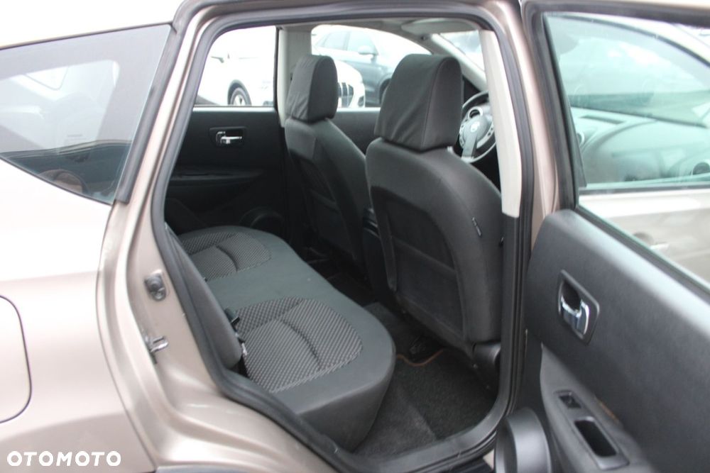 Nissan Qashqai 2.0 dCi 4 x 4 DPF tekna - 26