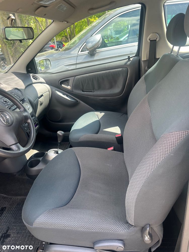 Toyota Yaris 1.0 Sol MM - 11
