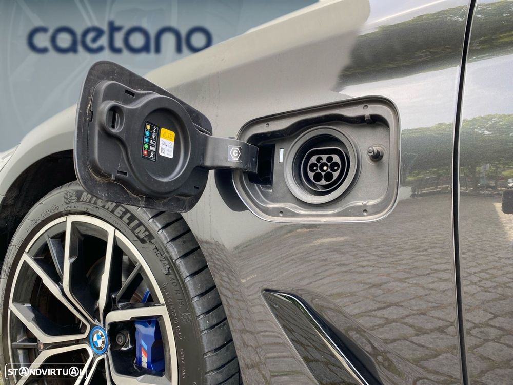 BMW 530 e Pack Desportivo M - 3