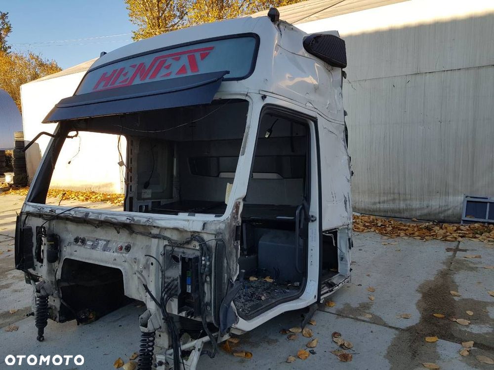 KABINA ĆWIARTKA PRAWA  VOLVO FH 2005 - 2022 460 - 4