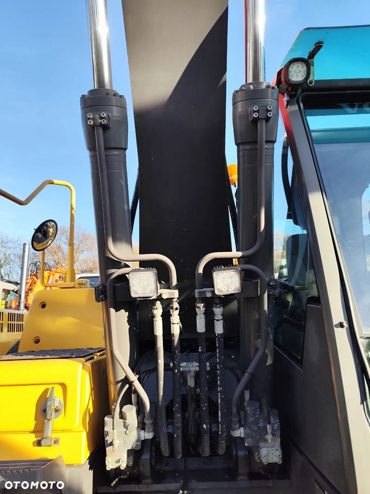 Volvo EC 210 CL - 14