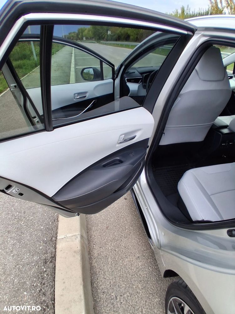 Toyota Corolla 2.0 Hybrid Touring Sports GR Sport - 31