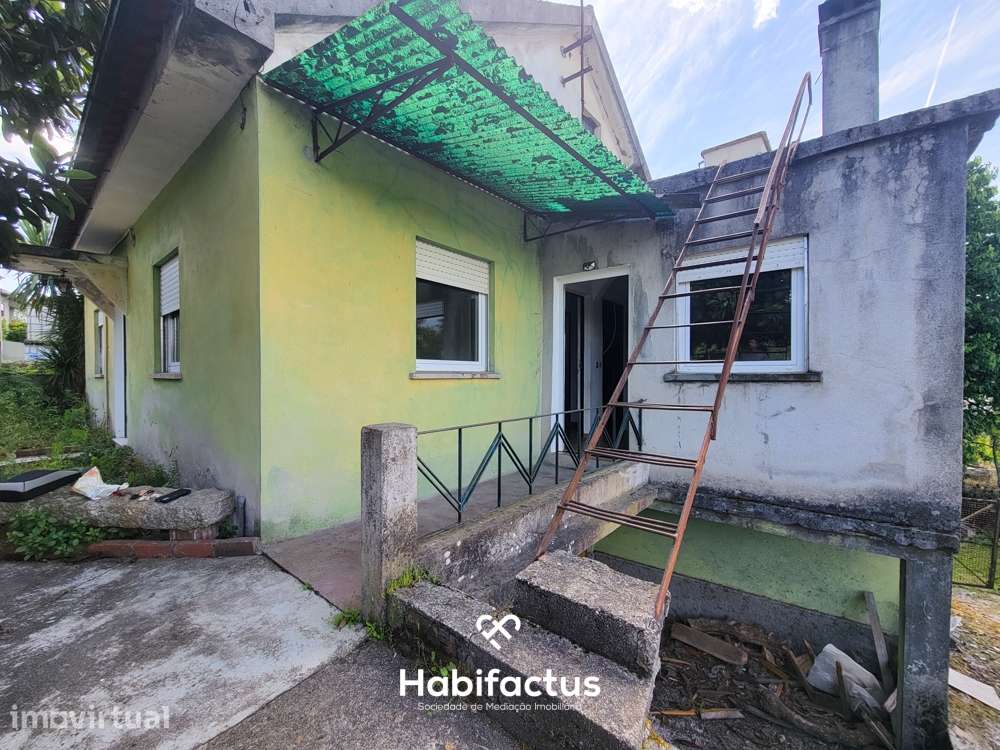 Moradia Isolada T3 com Jardim, Logradouro e Terreno c/ Anexos, á Venda - Grande imagem: 4/38