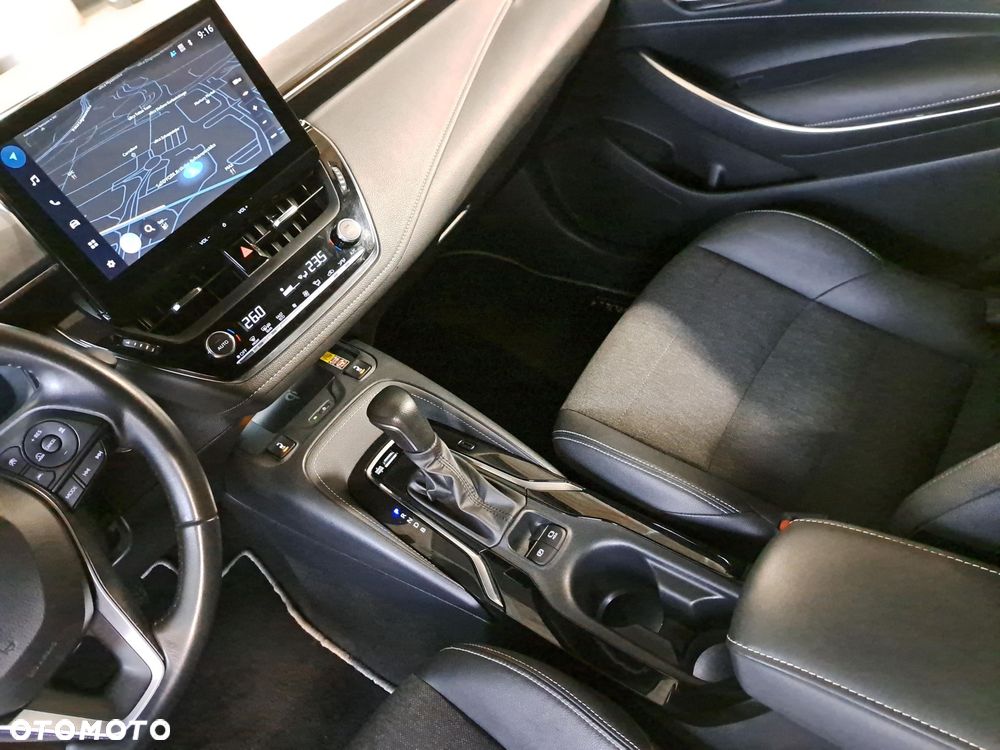 Toyota Corolla 1.8 Hybrid Style - 28