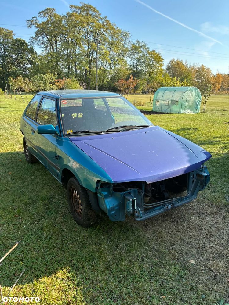 Mazda 323 - 30