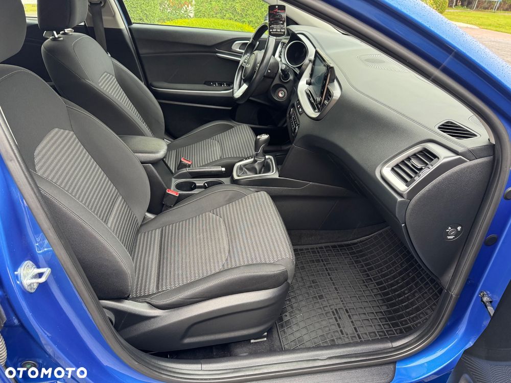 Kia Ceed - 13